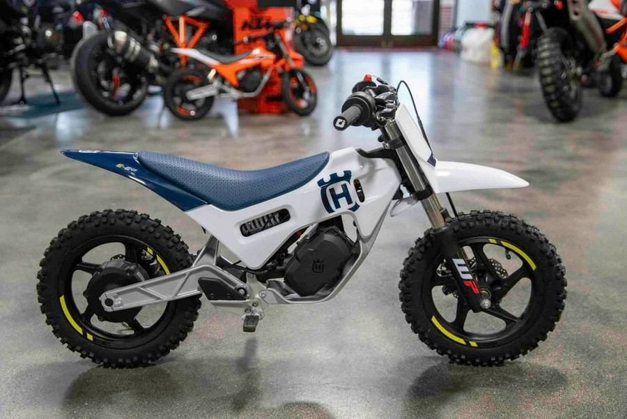 2024 Husqvarna EE 2