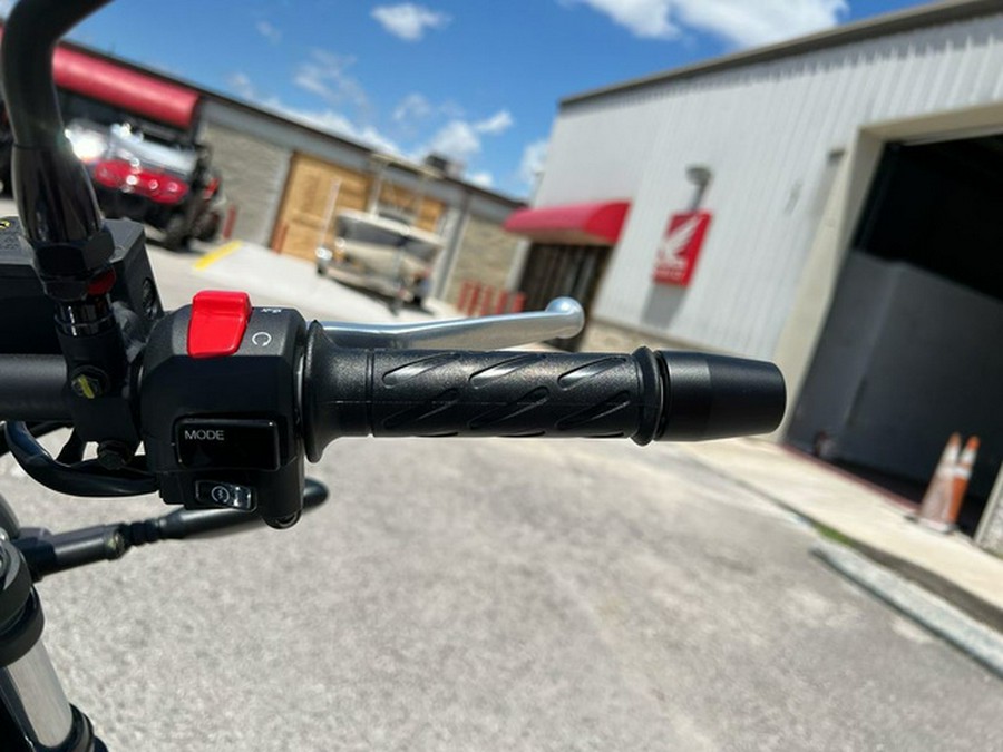 2025 Moto Guzzi V7 Stone