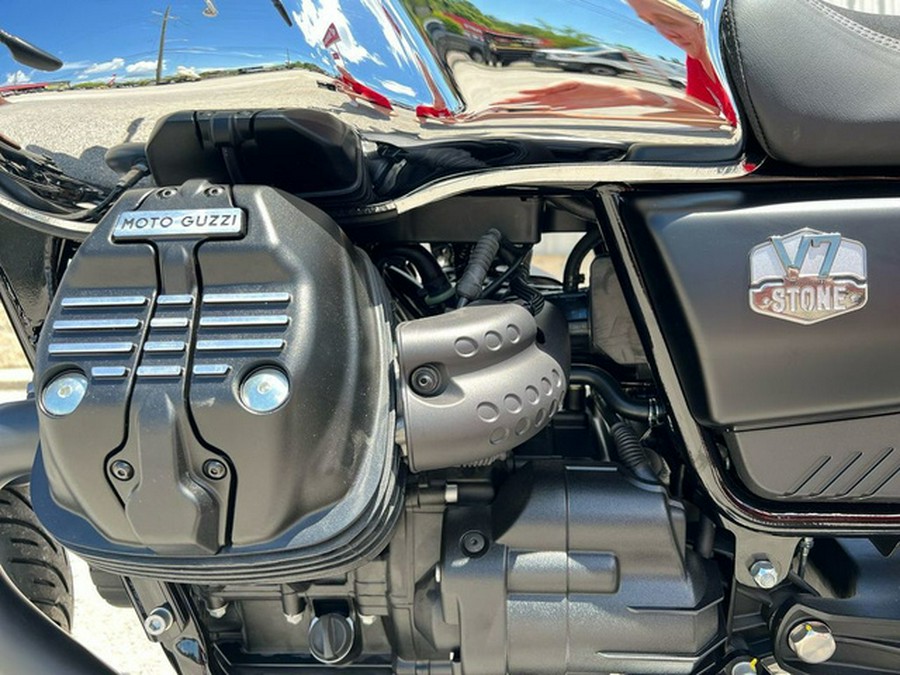 2025 Moto Guzzi V7 Stone