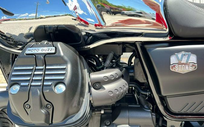 2025 Moto Guzzi V7 Stone