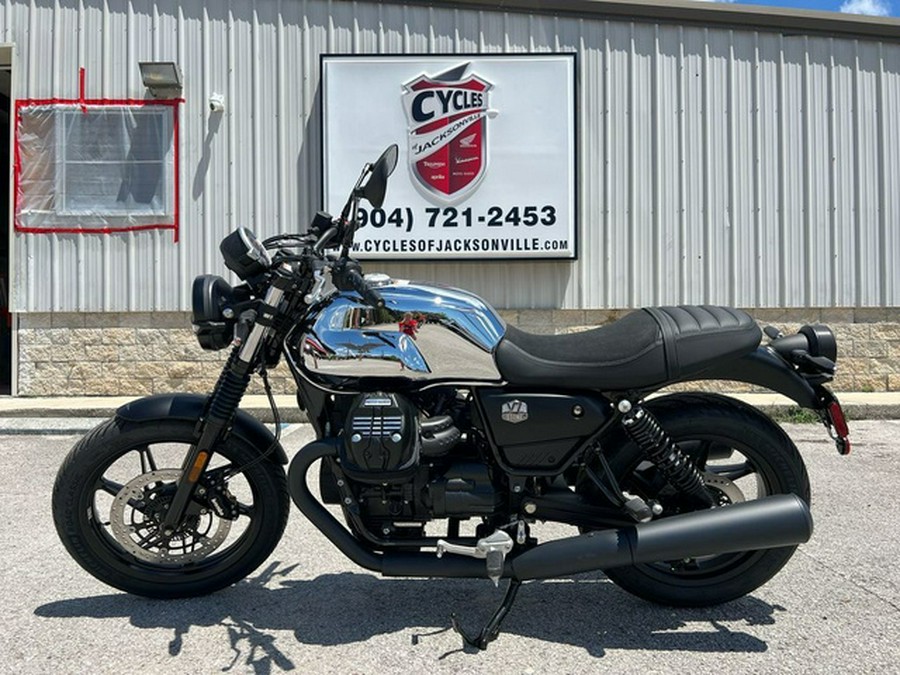 2025 Moto Guzzi V7 Stone