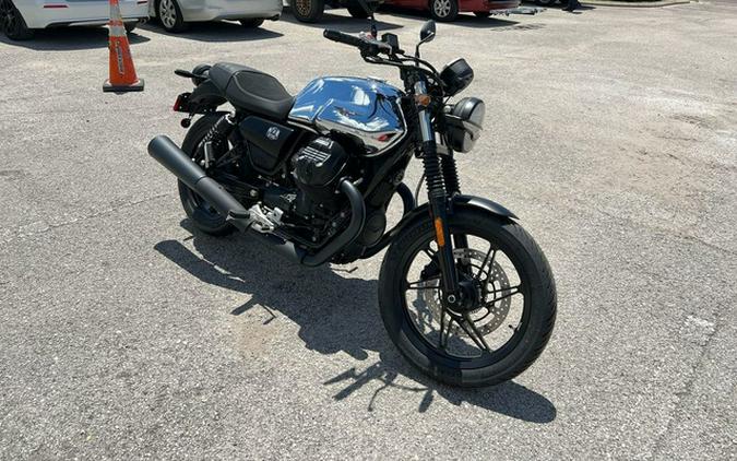 2025 Moto Guzzi V7 Stone
