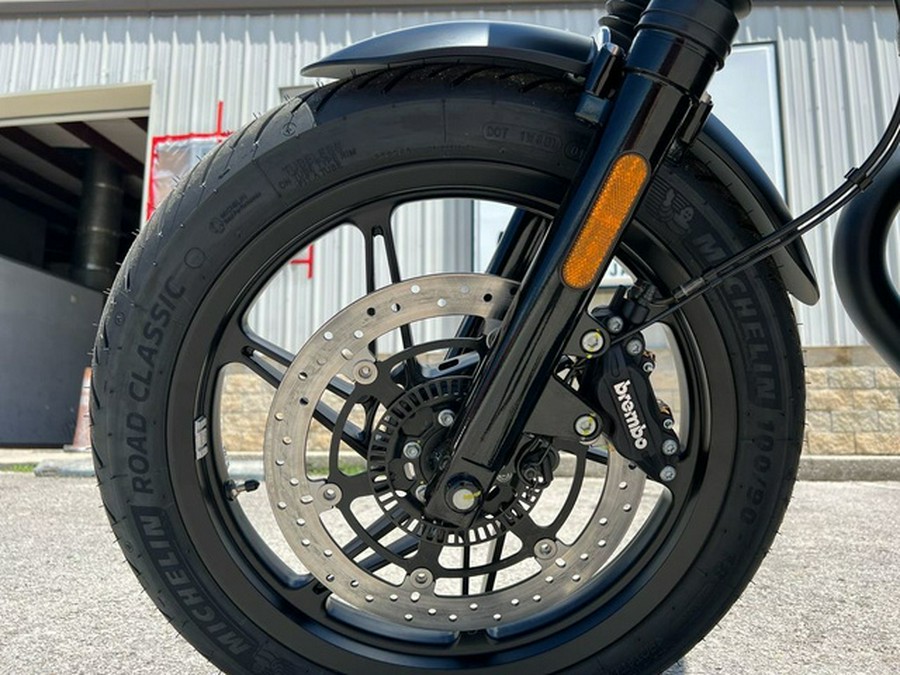 2025 Moto Guzzi V7 Stone