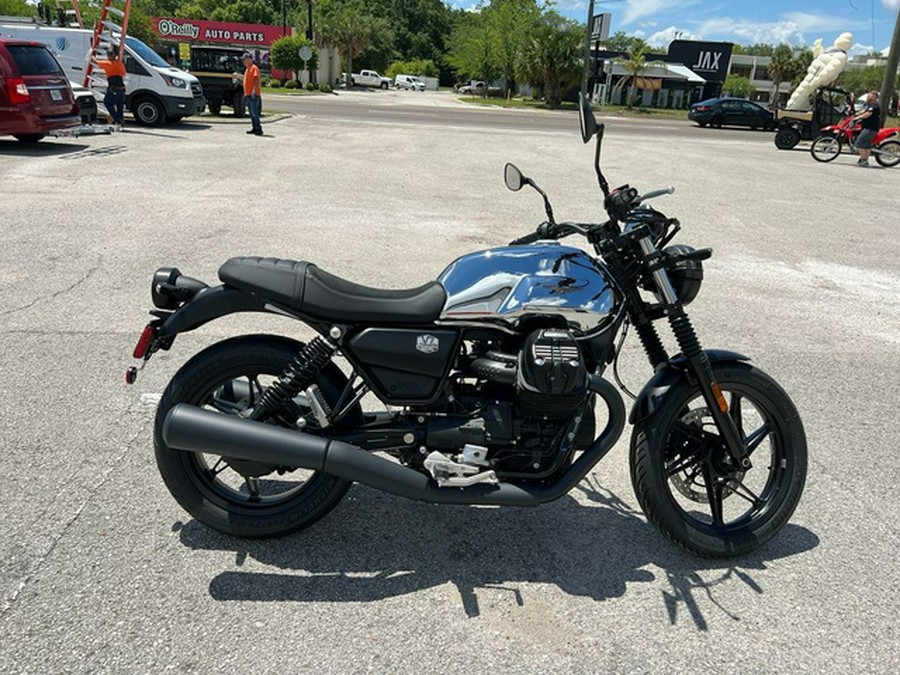 2025 Moto Guzzi V7 Stone