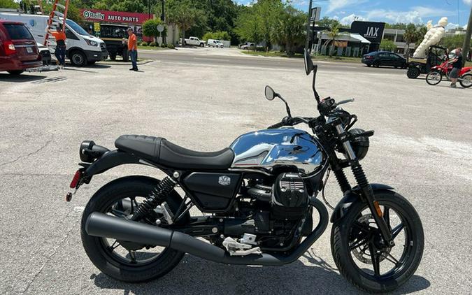 2025 Moto Guzzi V7 Stone