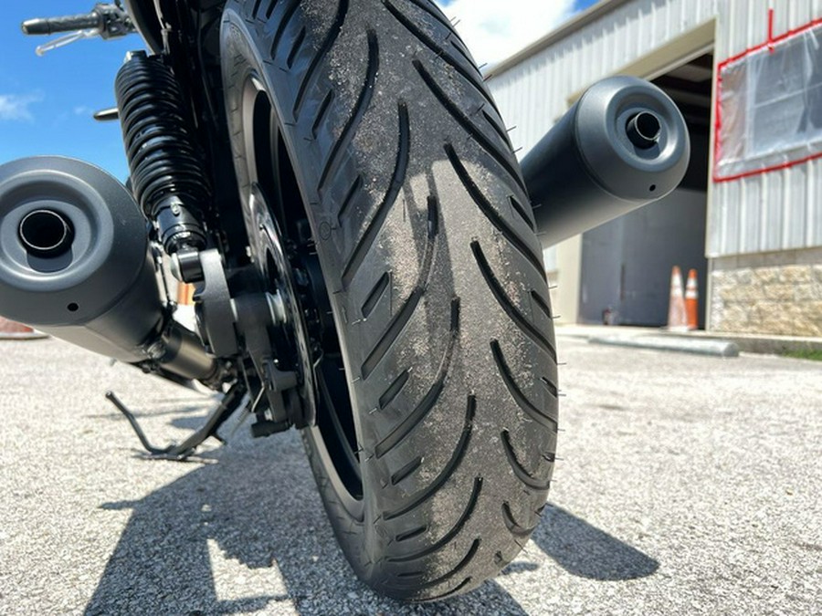 2025 Moto Guzzi V7 Stone