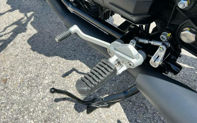 2025 Moto Guzzi V7 Stone