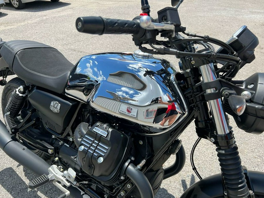 2025 Moto Guzzi V7 Stone