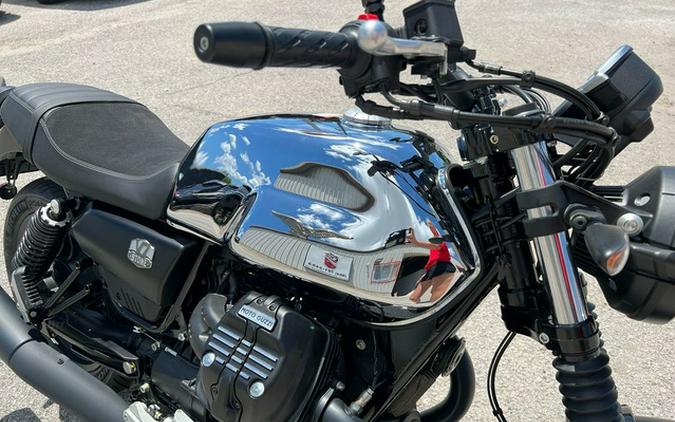 2025 Moto Guzzi V7 Stone