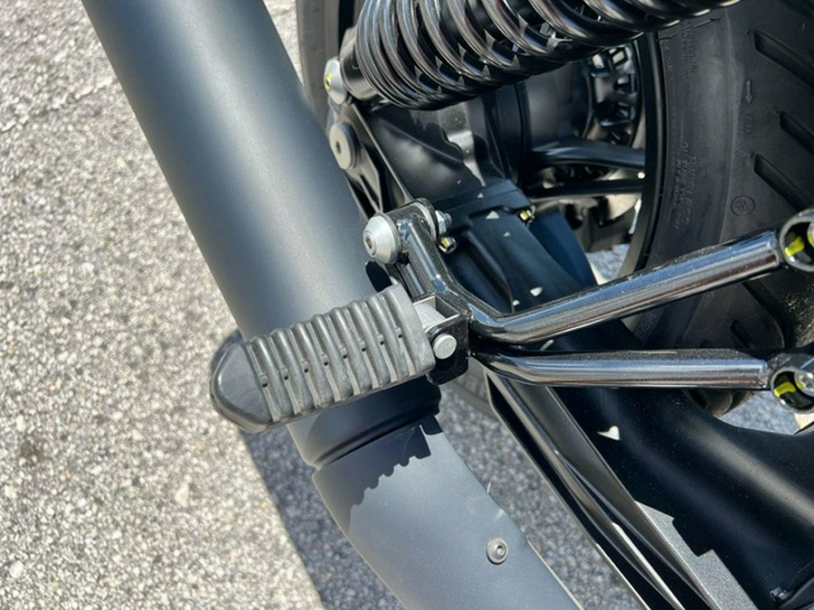 2025 Moto Guzzi V7 Stone