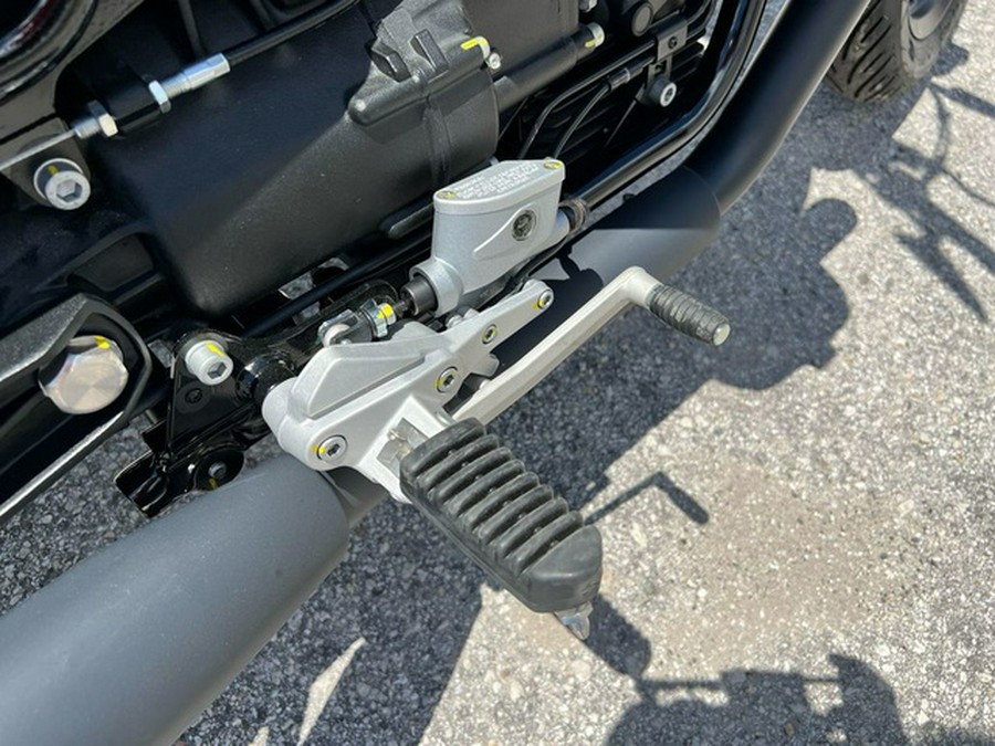 2025 Moto Guzzi V7 Stone