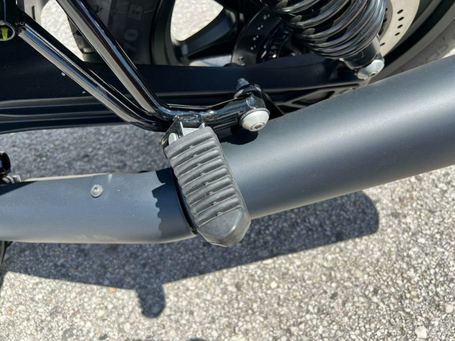 2025 Moto Guzzi V7 Stone