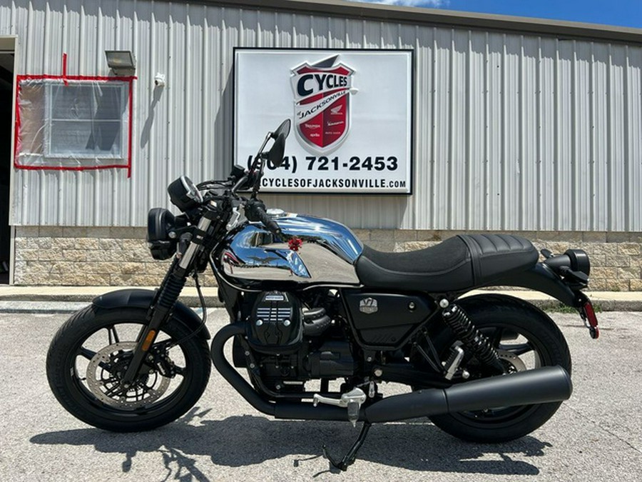 2025 Moto Guzzi V7 Stone