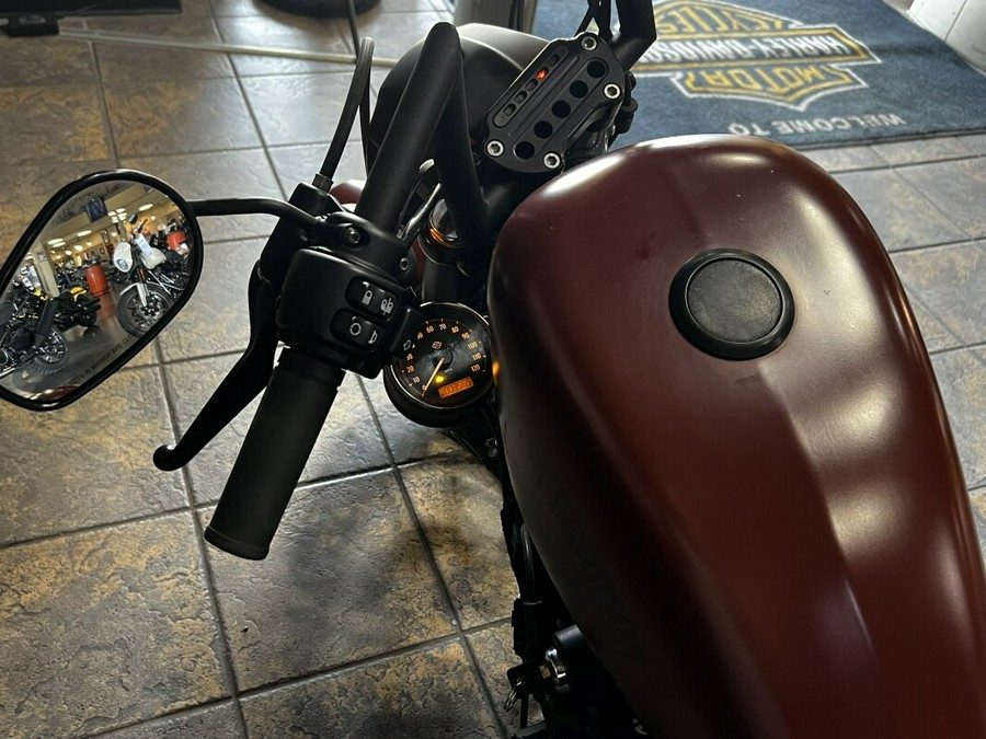 2017 Harley-Davidson Iron 883™ – Raw Bobber Attitude