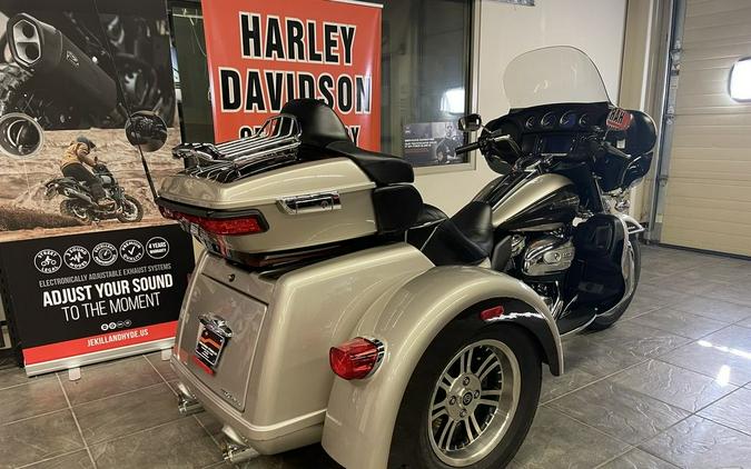 2018 Harley-Davidson® FLHTCUTG - Tri Glide® Ultra