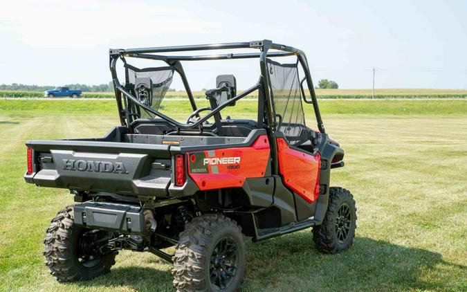 2024 Honda Pioneer 1000 Deluxe