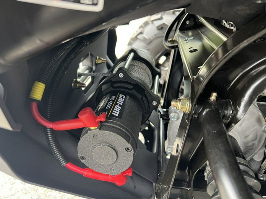 2025 Can-Am Defender XT HD10