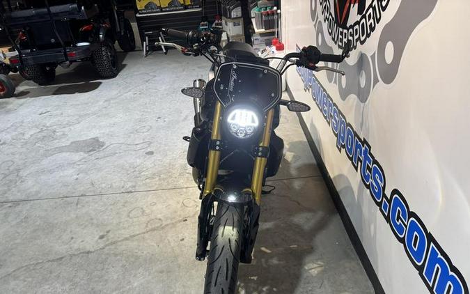 2019 Indian Motorcycle® FTR™ 1200 S Titanium Metallic over Thunder Black Pearl