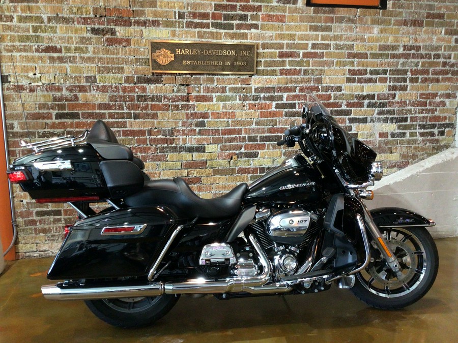 2019 HARLEY-DAVIDSON FLHTCU