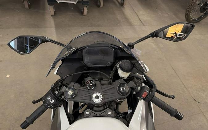 2025 Kawasaki Ninja ZX-6R ABS