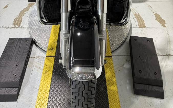 2022 Harley-Davidson® Tri Glide® Ultra Vivid Black