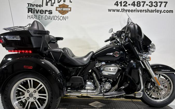 2022 Harley-Davidson® Tri Glide® Ultra Vivid Black