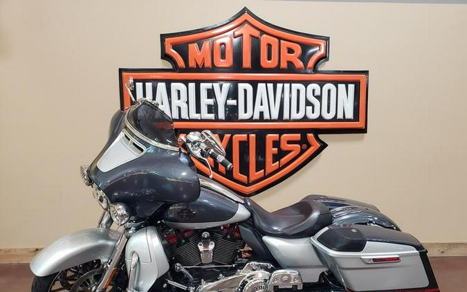 2019 Harley-Davidson® FLHXSE - CVO™ Street Glide®