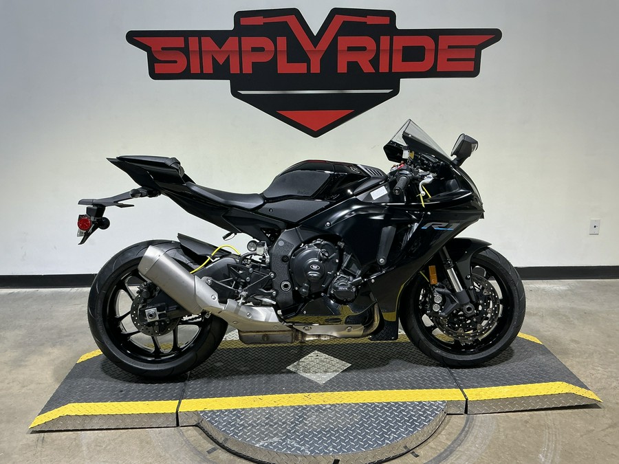2023 Yamaha YZF-R1