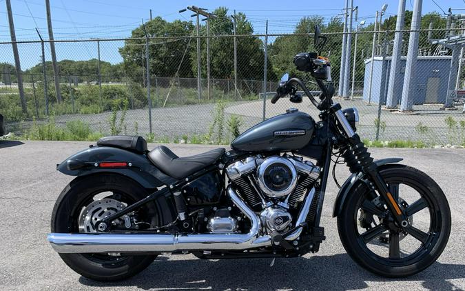 2025 Harley-Davidson® Street Bob® Iron Horse Metallic w/Cast Wheels