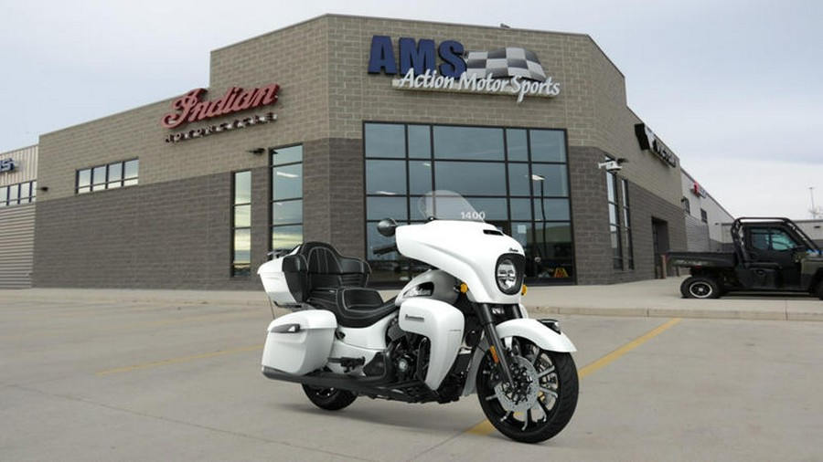 2021 Indian Motorcycle® Roadmaster® Dark Horse® White Smoke