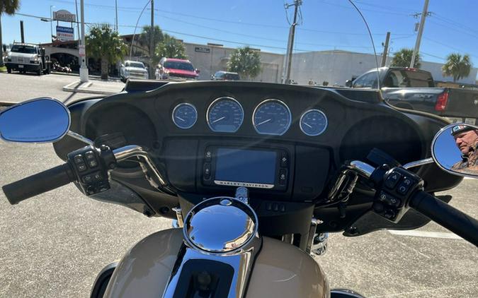 2014 Harley-Davidson FLHTCUTG - Tri Glide Ultra