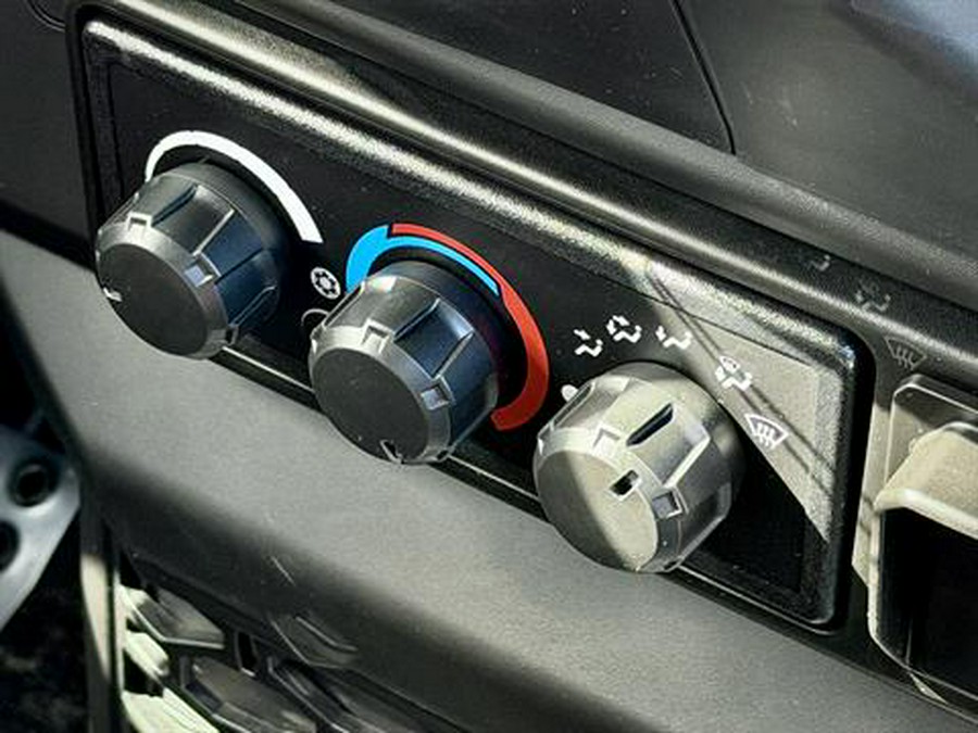 2026 Can-Am Defender MAX Lone Star CAB HD11