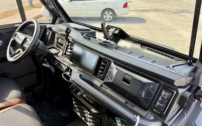 2026 Can-Am Defender MAX Lone Star CAB HD11