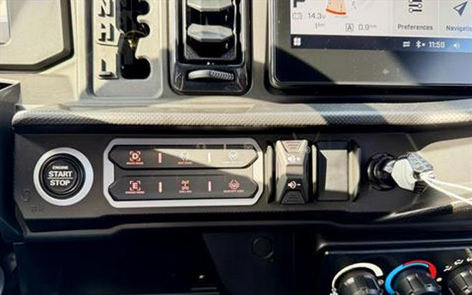 2026 Can-Am Defender MAX Lone Star CAB HD11