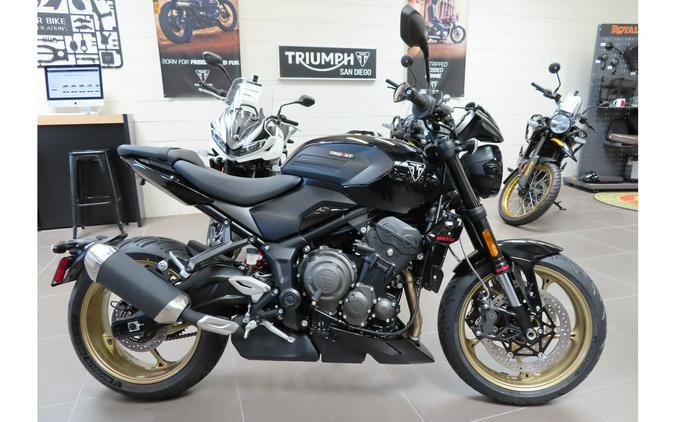 2026 TRIDENT 800 - Triumph