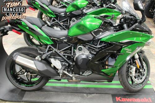 2019 Kawasaki Ninja H2 SX SE+ Review: Supercharged Travel