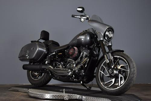 2021 Harley-Davidson Sport Glide Review: Two-Wheeled Convertible