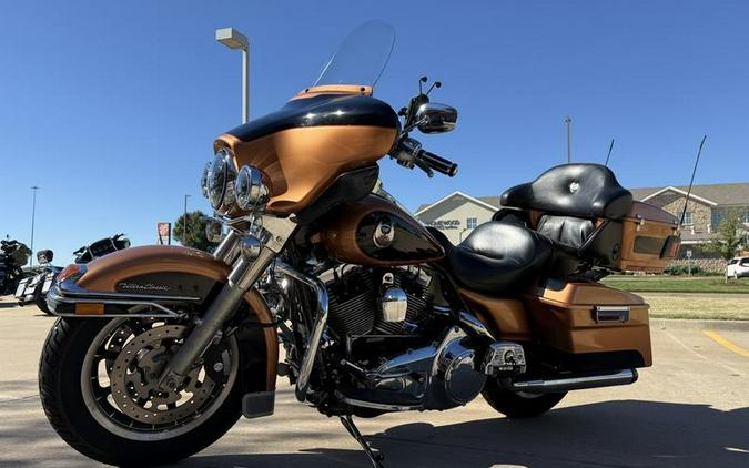 2008 Harley-Davidson® FLHTCUI
