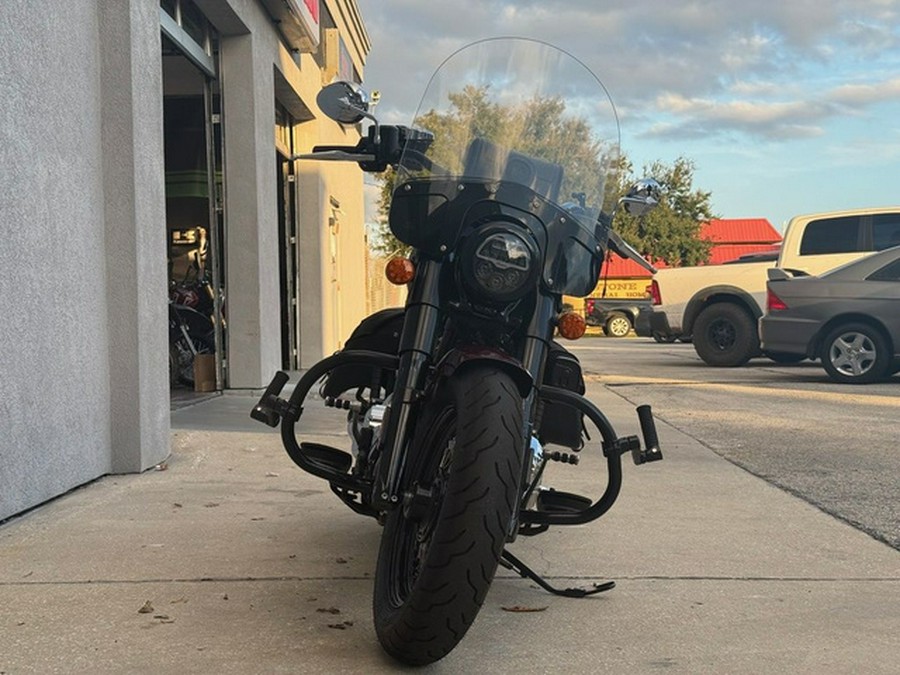 2022 Indian Super Chief Limited Maroon Metallic