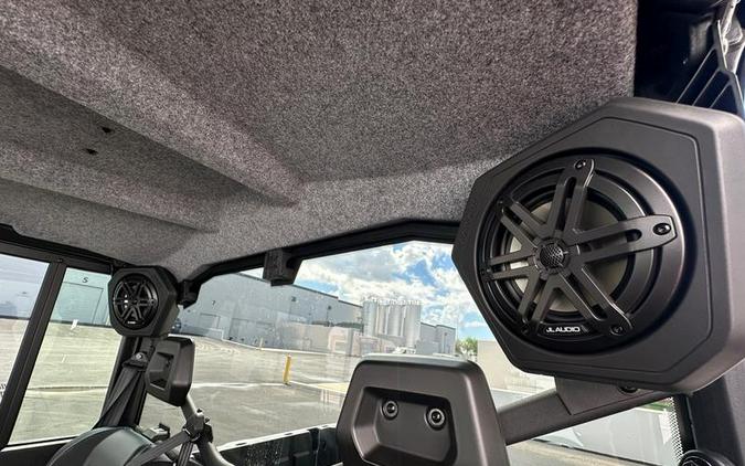 2026 Can-Am® Defender MAX Limited HD11 Desert Tan & Carbon Black