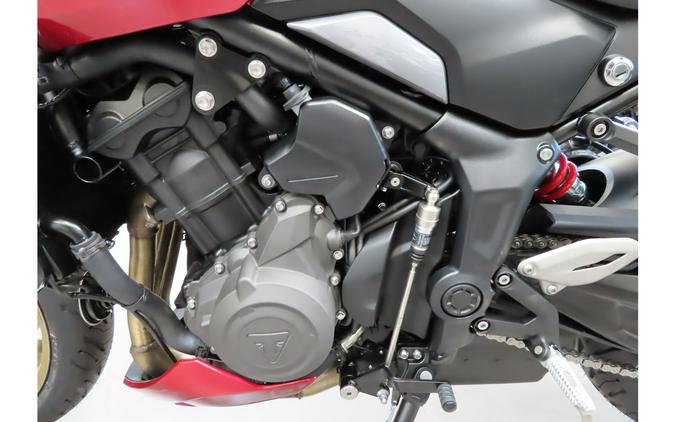 2026 TRIDENT 800 - Triumph