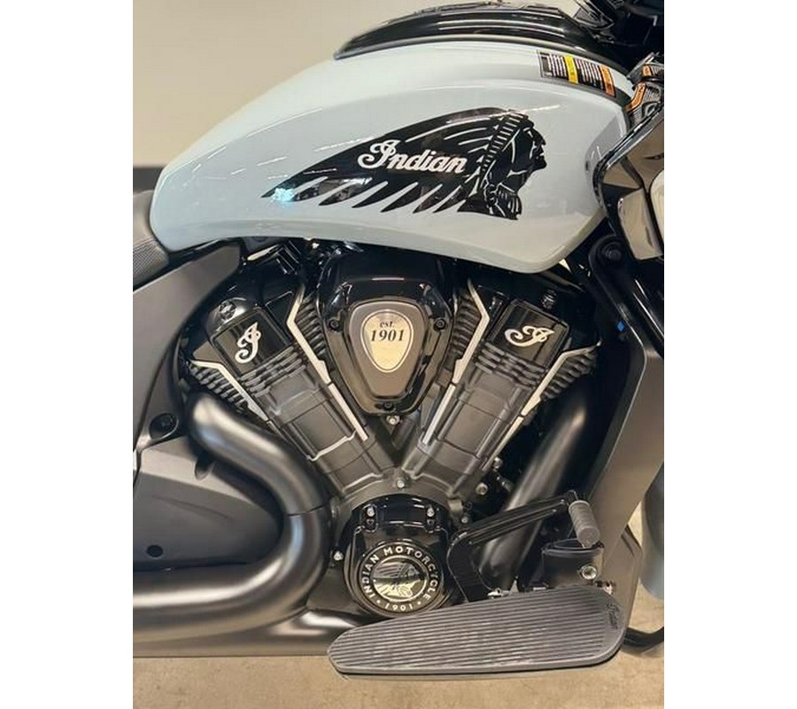 2024 Indian Motorcycle Challenger® Dark Horse® Icon with PowerBand Audio Package