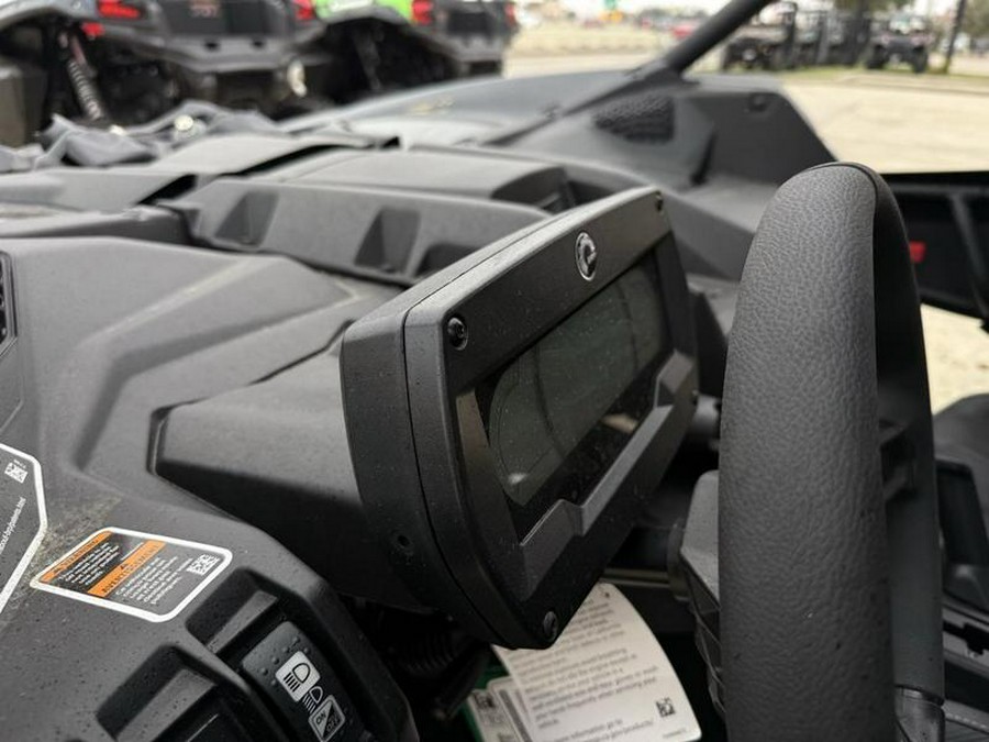 2026 Can-Am® Maverick X3 MAX X ds Turbo RR Triple Black_7.6 in.