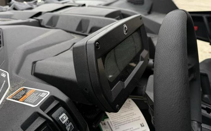 2026 Can-Am® Maverick X3 MAX X ds Turbo RR Triple Black_7.6 in.