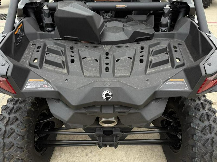 2026 Can-Am® Maverick X3 MAX X ds Turbo RR Triple Black_7.6 in.