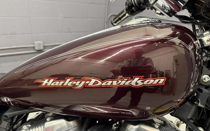 2006 Harley-Davidson® XL883C - Sportster® 883® Custom