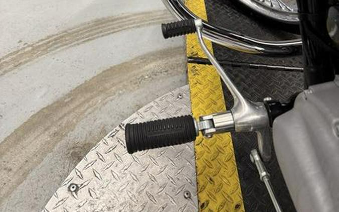 2006 Harley-Davidson® XL883C - Sportster® 883® Custom