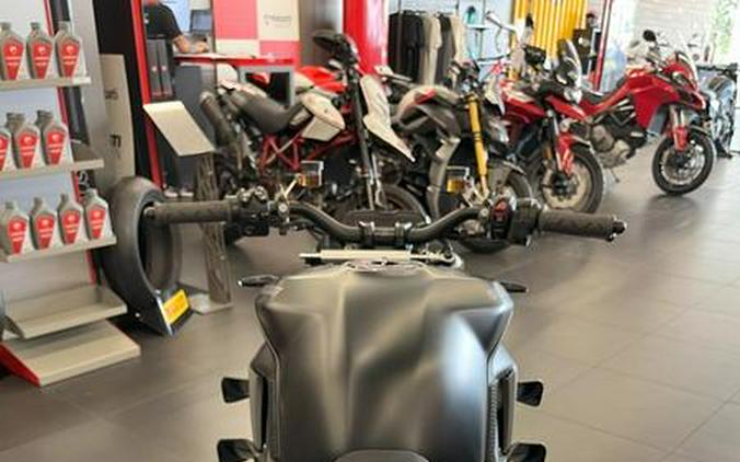 2021 Ducati Streetfighter V4 S Dark Stealth