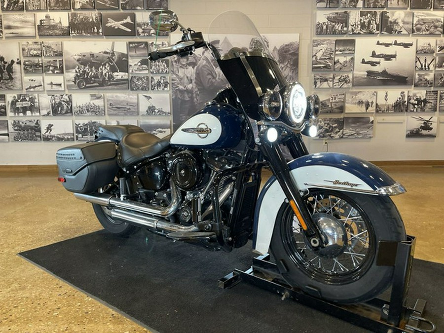 2019 Harley-Davidson Softail FLHC - Heritage Classic