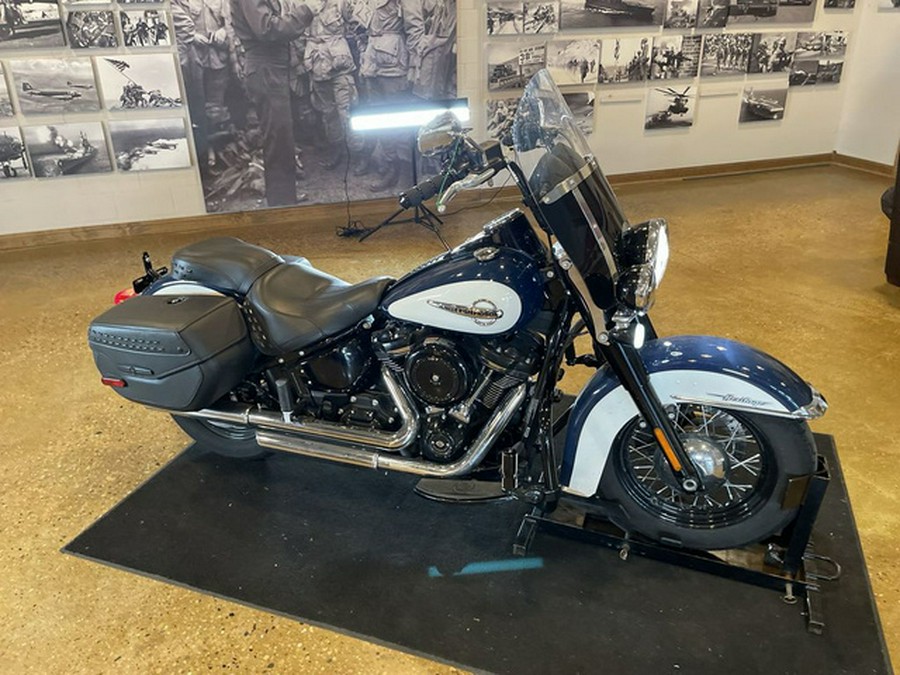 2019 Harley-Davidson Softail FLHC - Heritage Classic